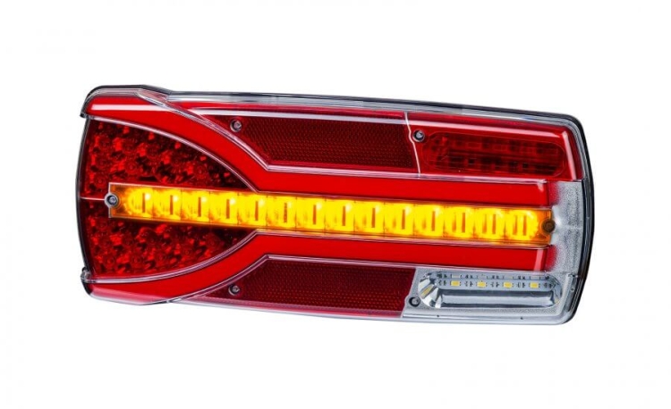 lampa-zespolona-tylna-carmen-lzd-2400-z-czerwonymi-nakladkami-na-swiatlo-hamowania (1).jpg